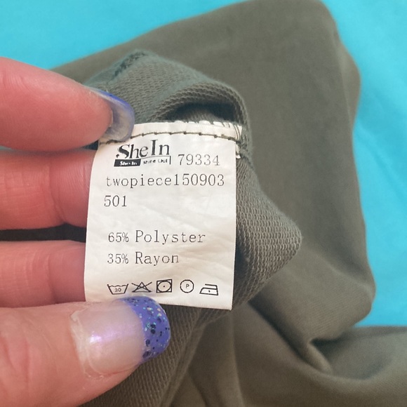 Buy2items get1 free.3/$20items for$40. Olive 2 piece set, skirt &long sleeve top - Picture 10 of 13